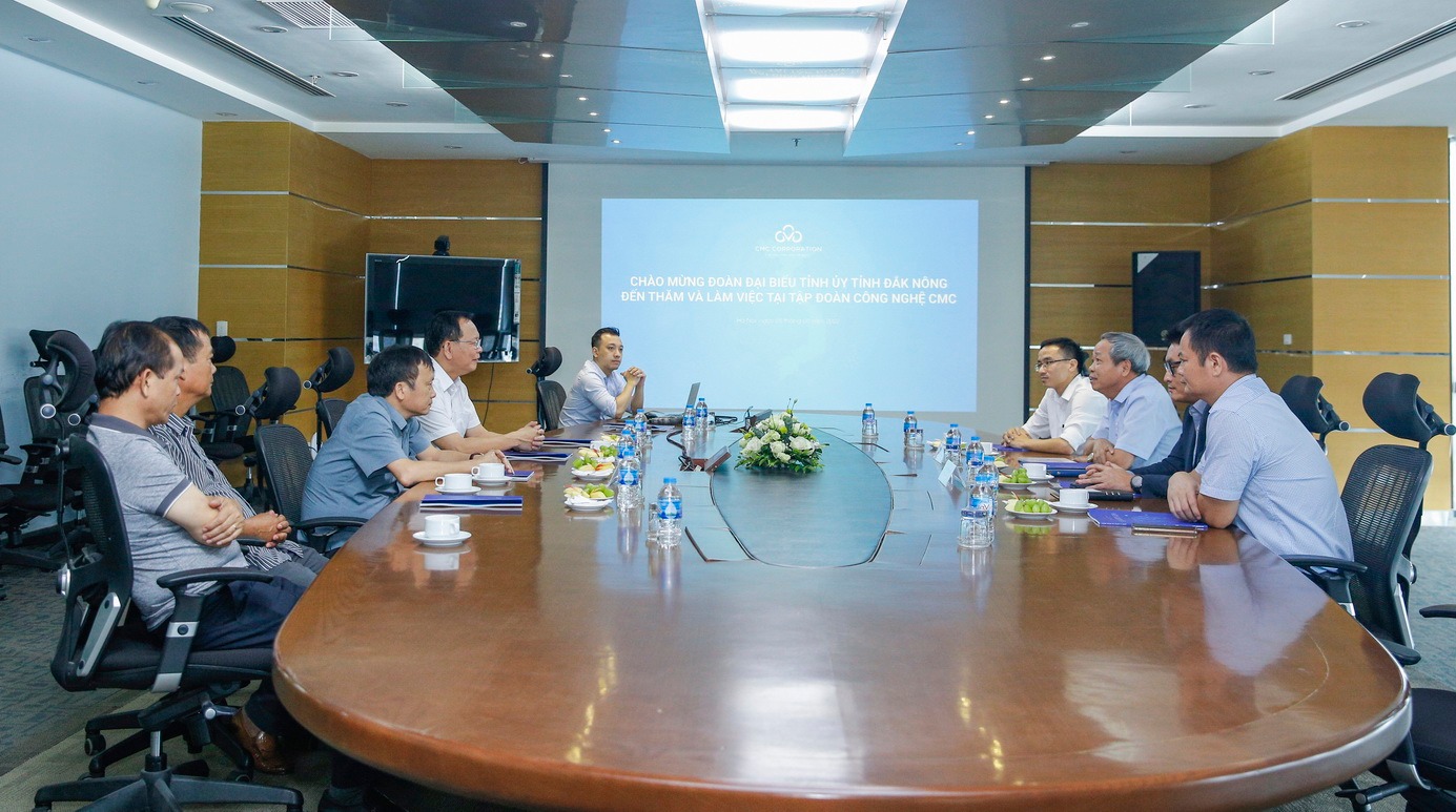 CMC Corporation accompanies Dak Nong Province to conduct digital transformation