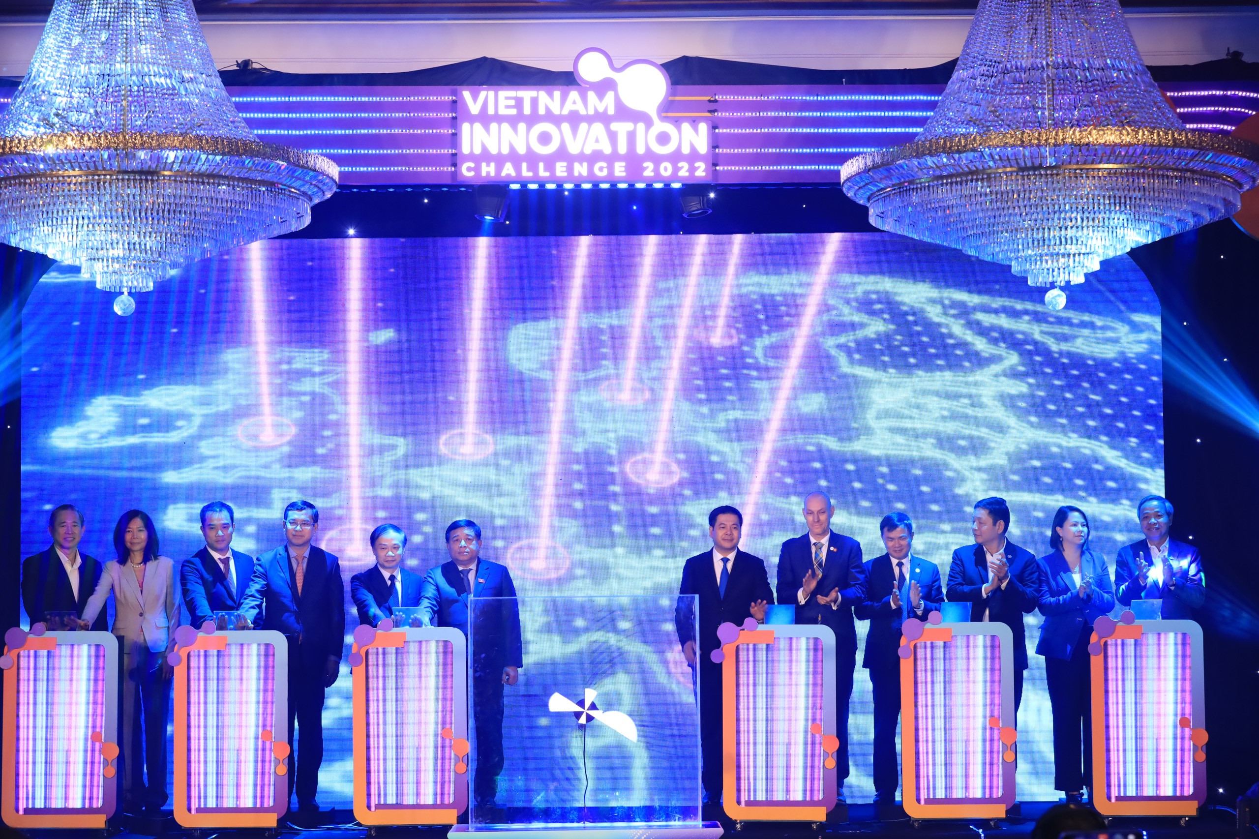 CMC commits to accompanying Vietnam Innovation Challenge 2022